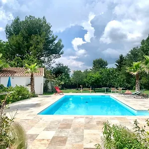 Aix-marseille Superbe T2 Avec Jardin, Piscine Et Parking Appartement